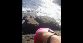 Bikini girl sucks cock on the rocky shore, sweetdo526