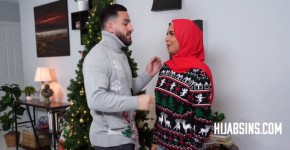 She Wears Hijab Even While Having Christmasy Sex porn, ontongof