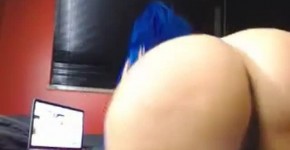 Webcam girl shaking her ass, LittleRegina