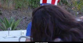 Ariella Ferrara And Jennifer Jacobs in Family Fourth Of July, enanila